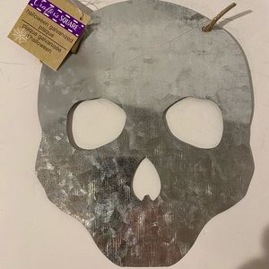 Galvanized Metal Skull Halloween Decoration